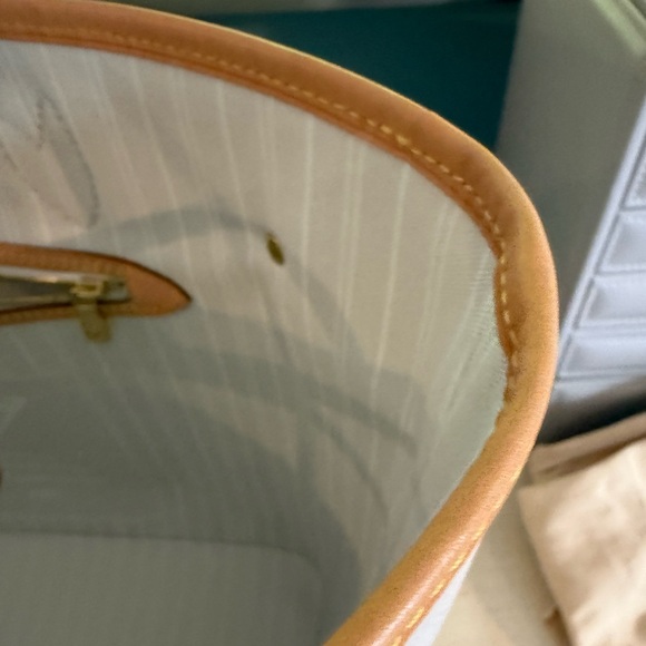 Limited edition Louis Vuitton Neverfull MM 🎅🎅Cyber Monday price ⬇️⬇️ - Picture 13 of 14